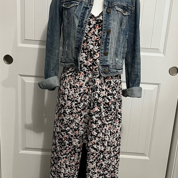 White House Black Market V-Neck Floral Print Maxi Dress. Size 2 - Picture 6 of 6